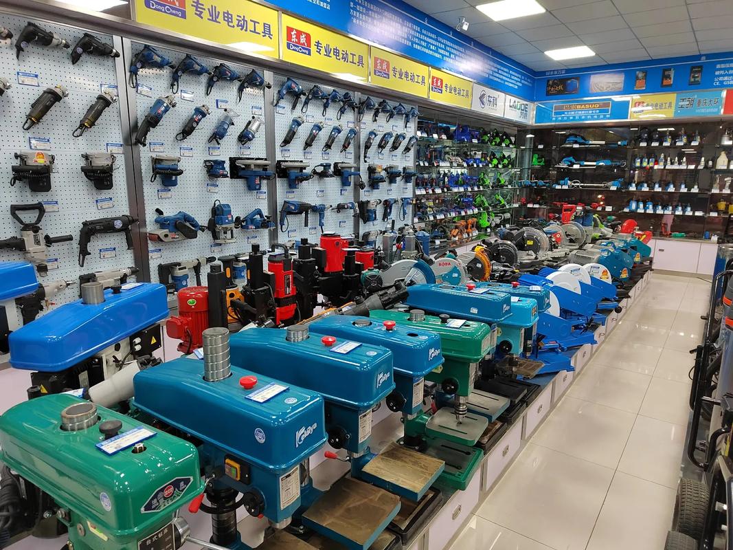 未来万家五金机电广西宜州店 全国连锁，诚信经营，专注气动与机电